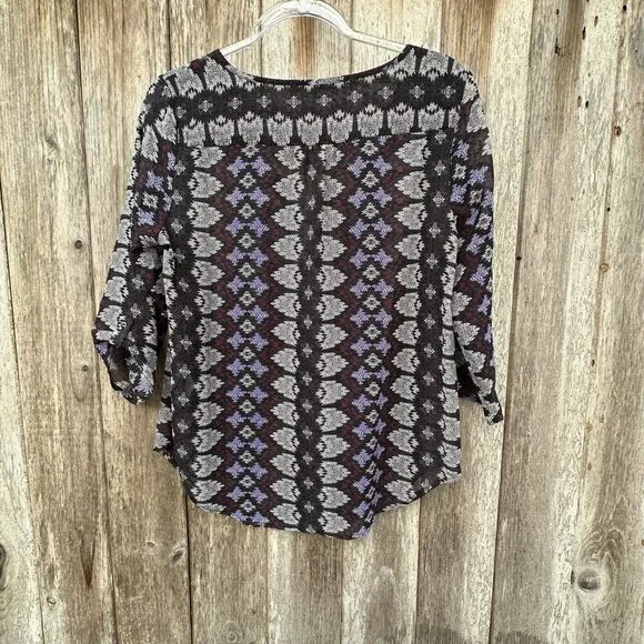 Violet + Claire Sheer Abstract Roll Tab Blouse Medium - Picture 3 of 5